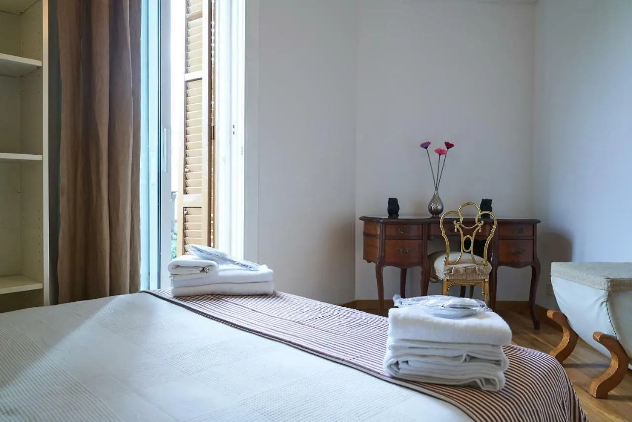 Spacious & Comfortable Flat In Centric Eixample Barselona İspanya