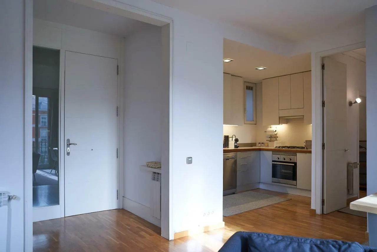 Spacious & Comfortable Flat In Centric Eixample Barselona Daire
